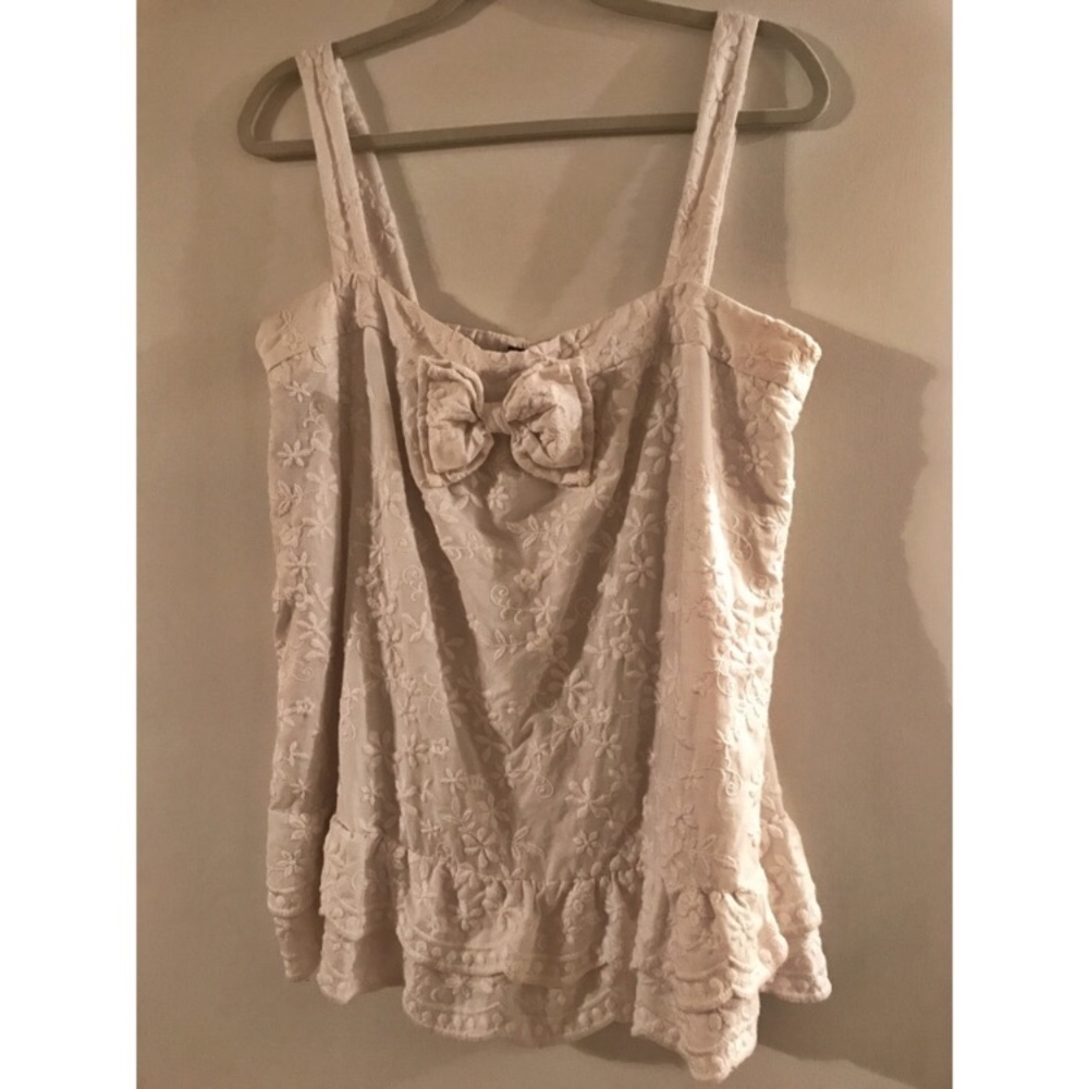 Juicy Couture Embroidered Sleeveless Top - Picture 6 of 6